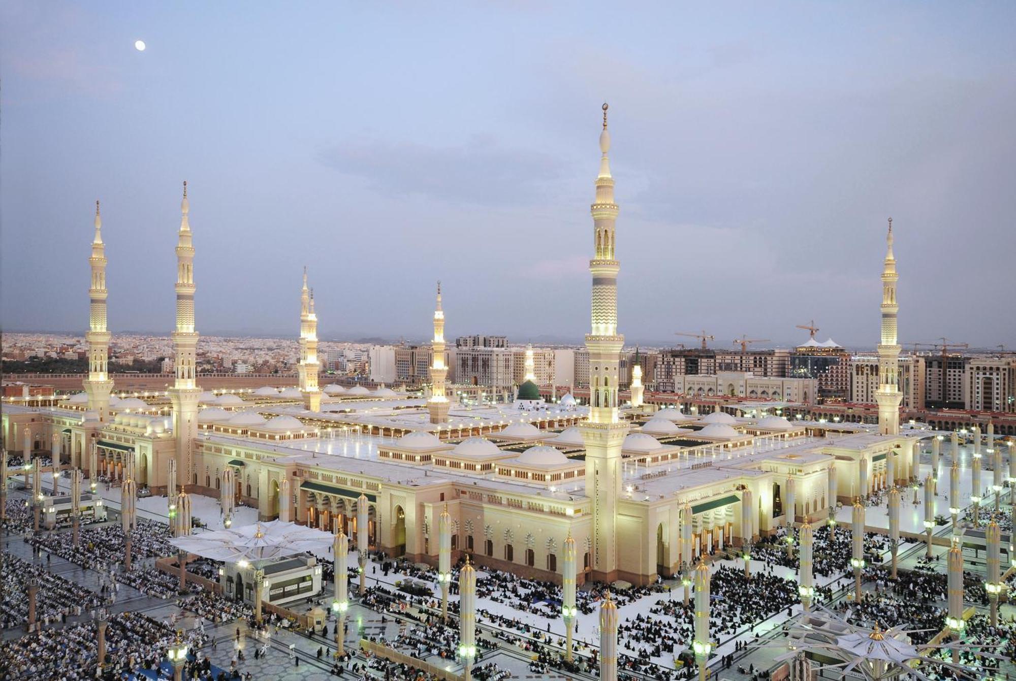 Отель Anwar Al Madinah Moevenpick Медина Экстерьер фото